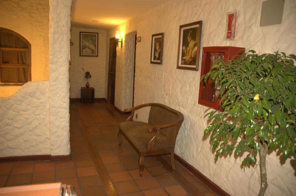 Hotel Quito Antiguo Exterior photo