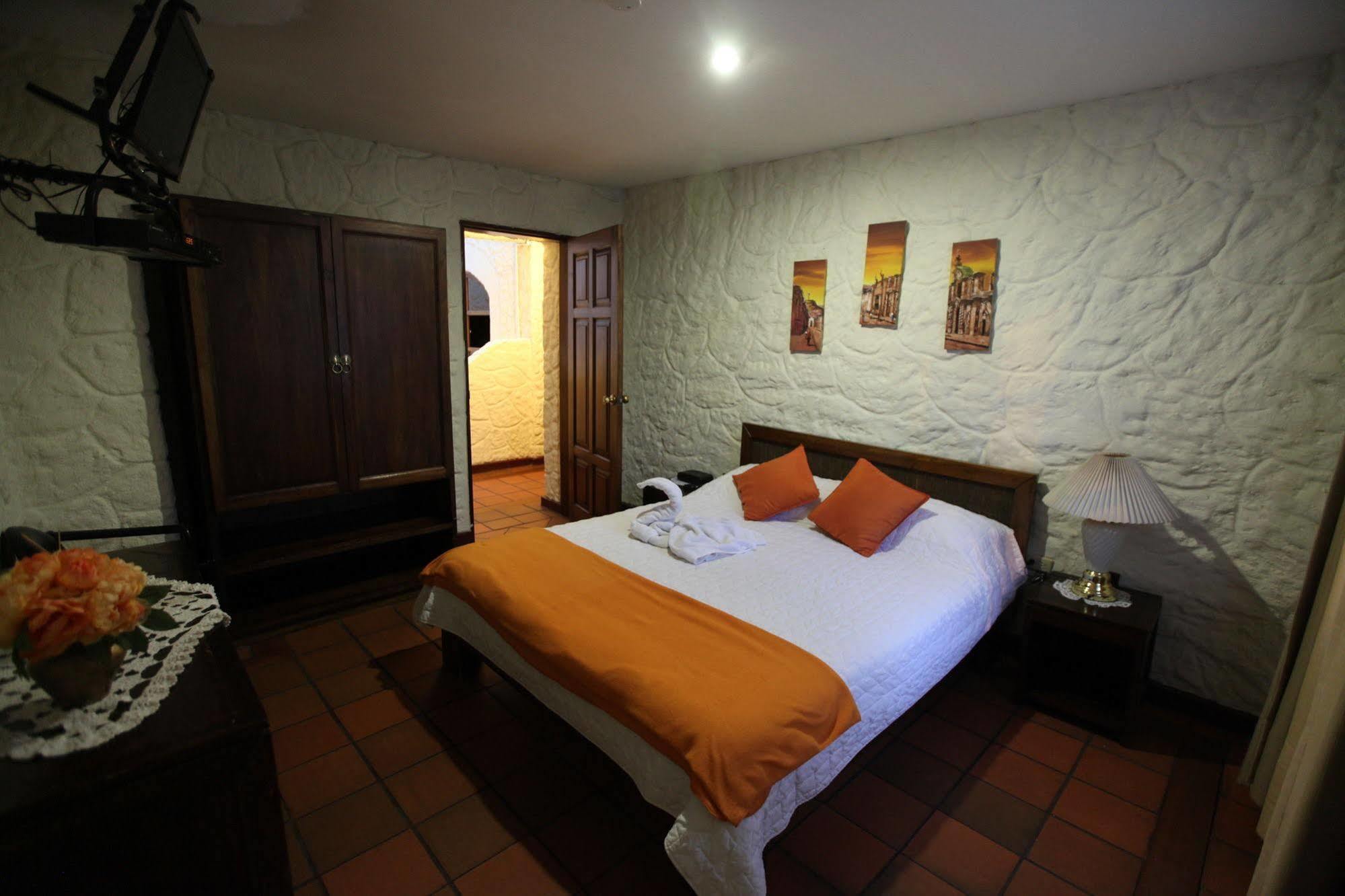 Hotel Quito Antiguo Exterior photo